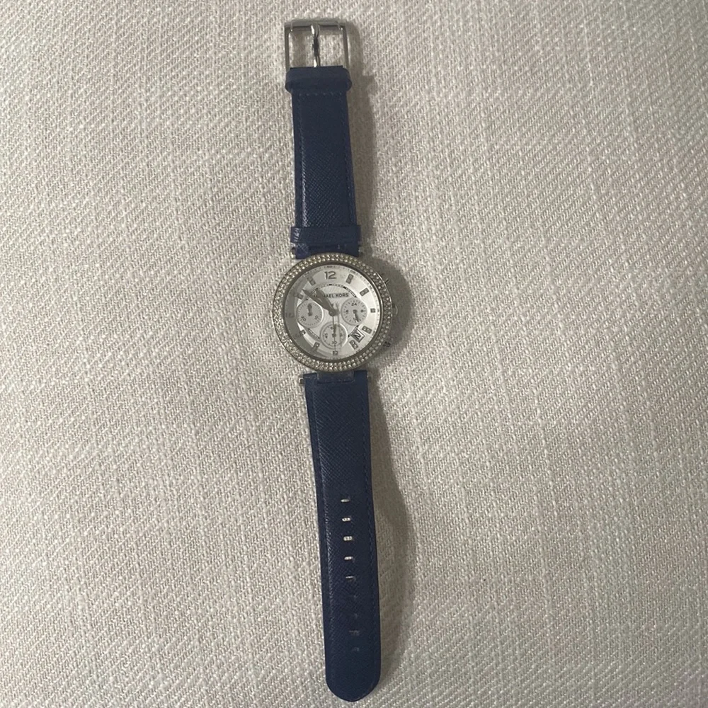 RARE/AUTHENTIC Michael Kors leather watch DIAMOND - Picture 2 of 4